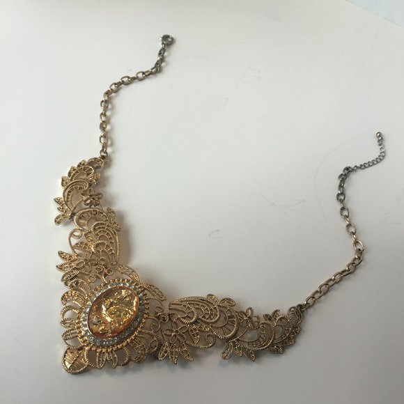 Goldtone Metal Necklace - Picture 3 of 4
